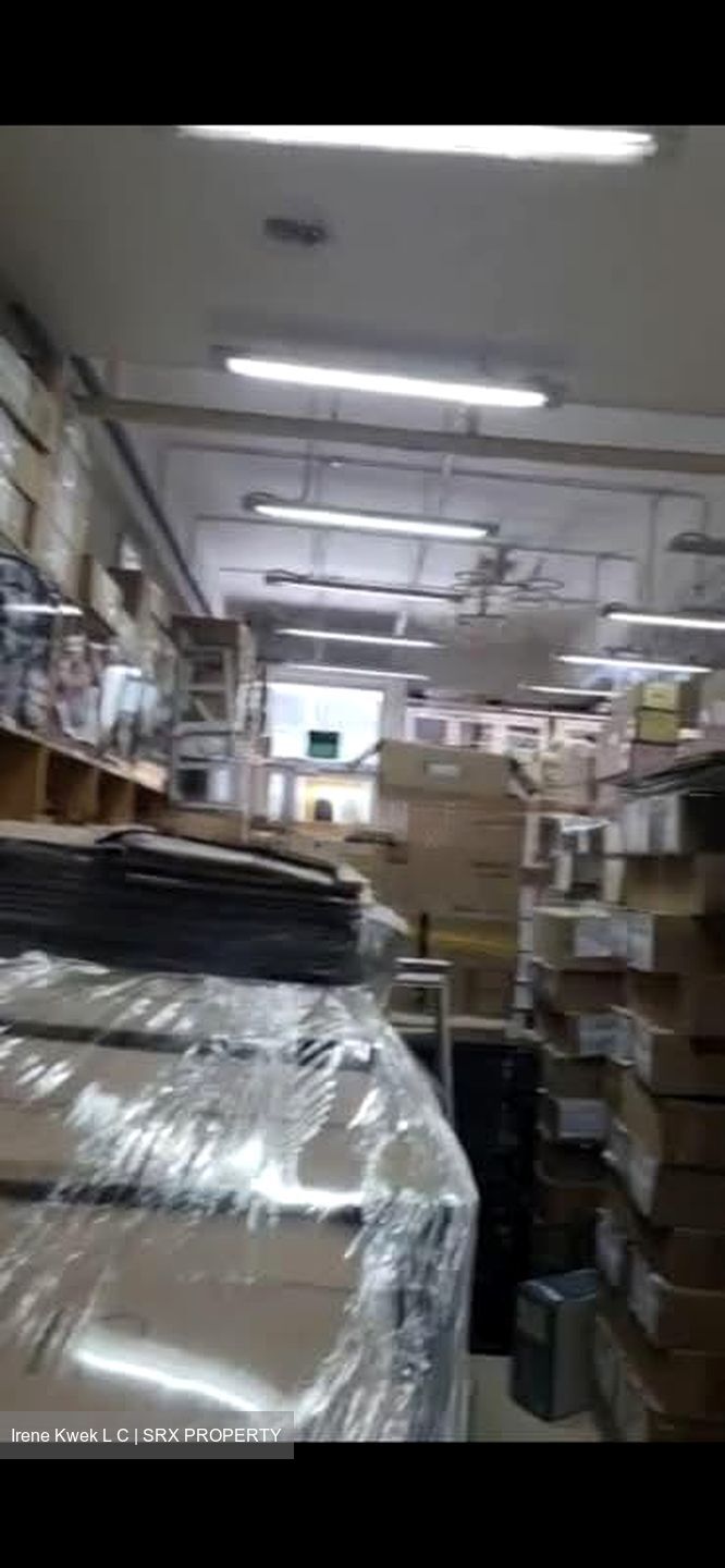 Hola Centre (D14), Factory #570505801